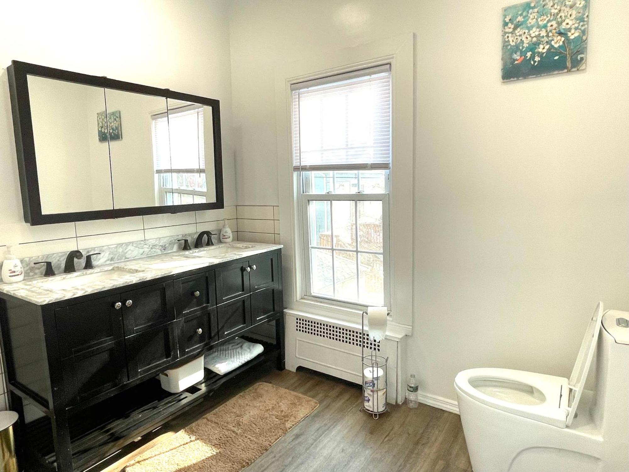 Gorgeous Victorian House!! Entire Suite In Sam'S Home New York Exterior foto